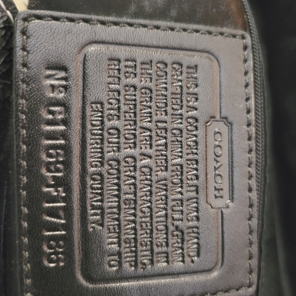 Vintage Coach Leather Handbag and Wrislet - Picture 15 of 16